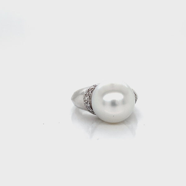 Autore Pearl & Diamond Ring